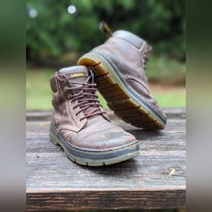 Dr. Martens Mens size 9 Boot, Dark Brown Wyoming